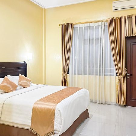 Kartika Hotel Syariah Pacitan Mitra Reddoorz Kültér fotó