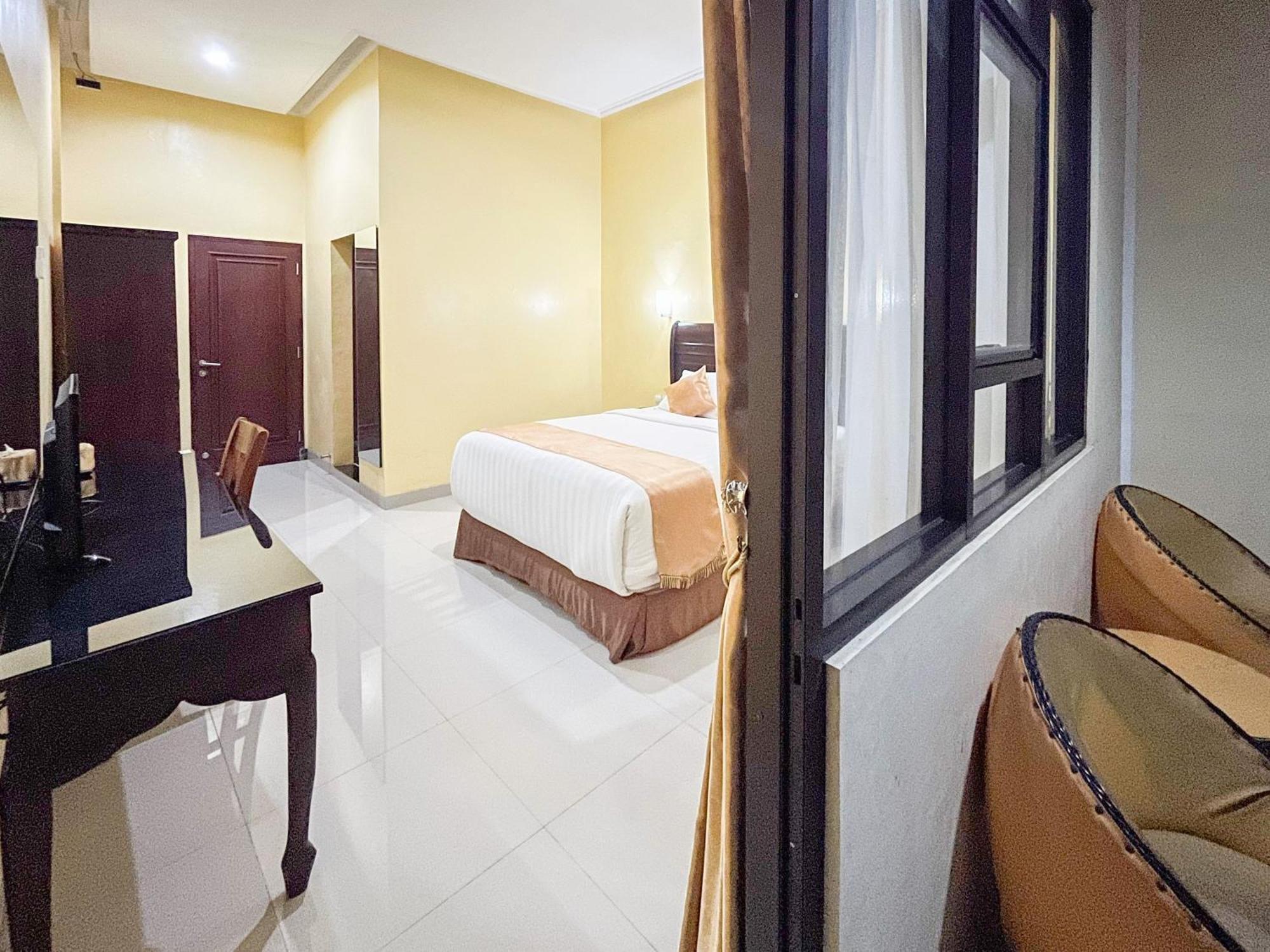 Kartika Hotel Syariah Pacitan Mitra Reddoorz Kültér fotó