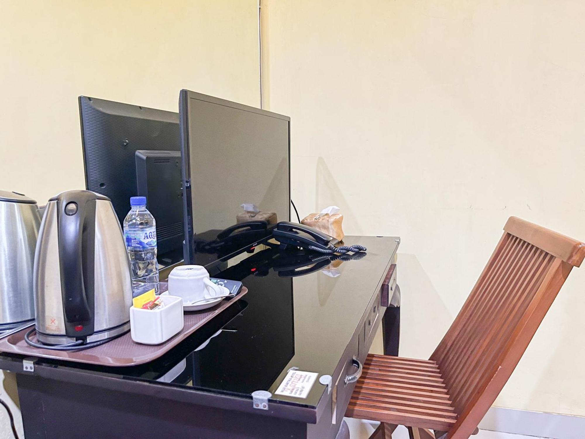 Kartika Hotel Syariah Pacitan Mitra Reddoorz Kültér fotó