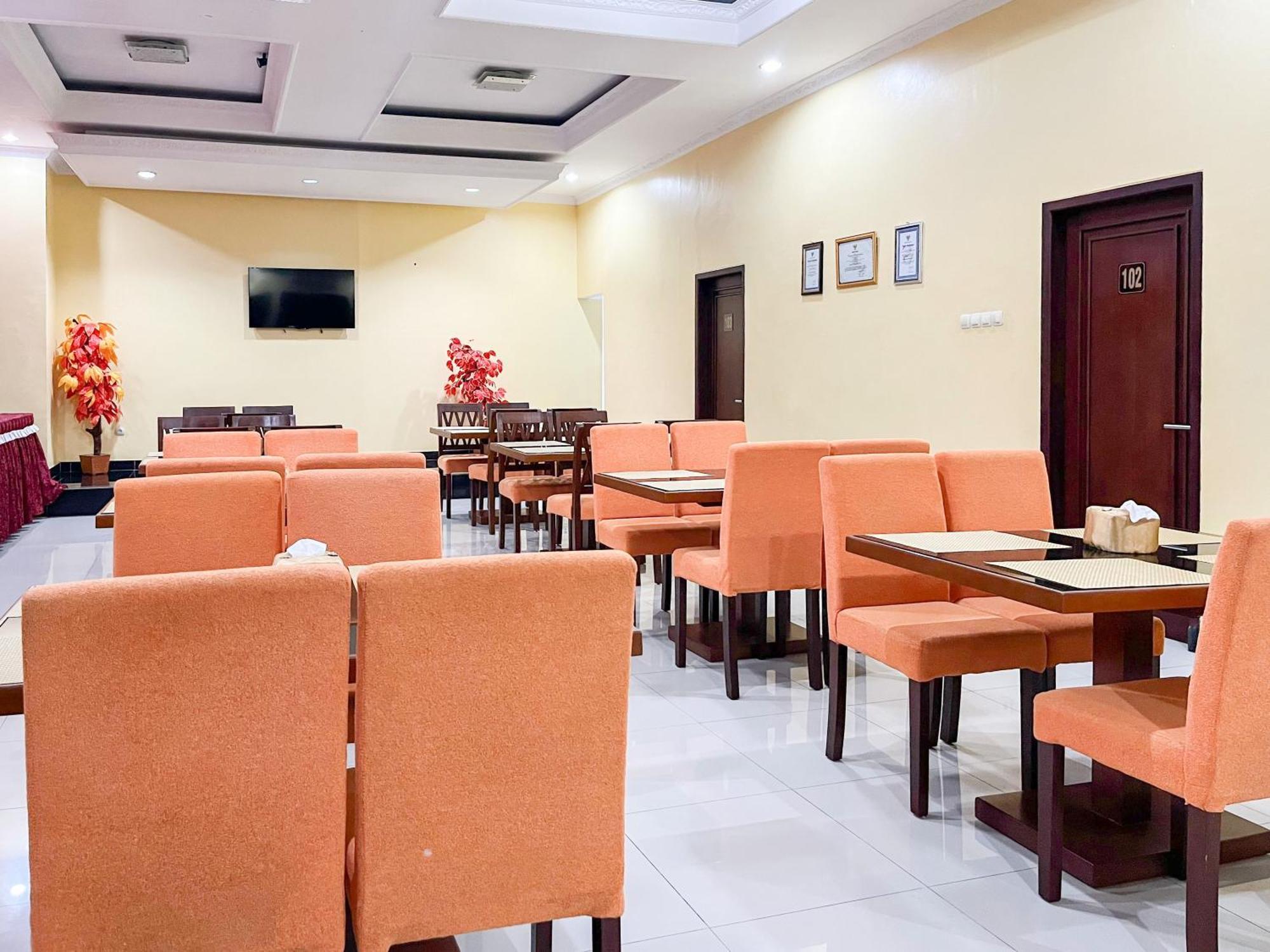 Kartika Hotel Syariah Pacitan Mitra Reddoorz Kültér fotó