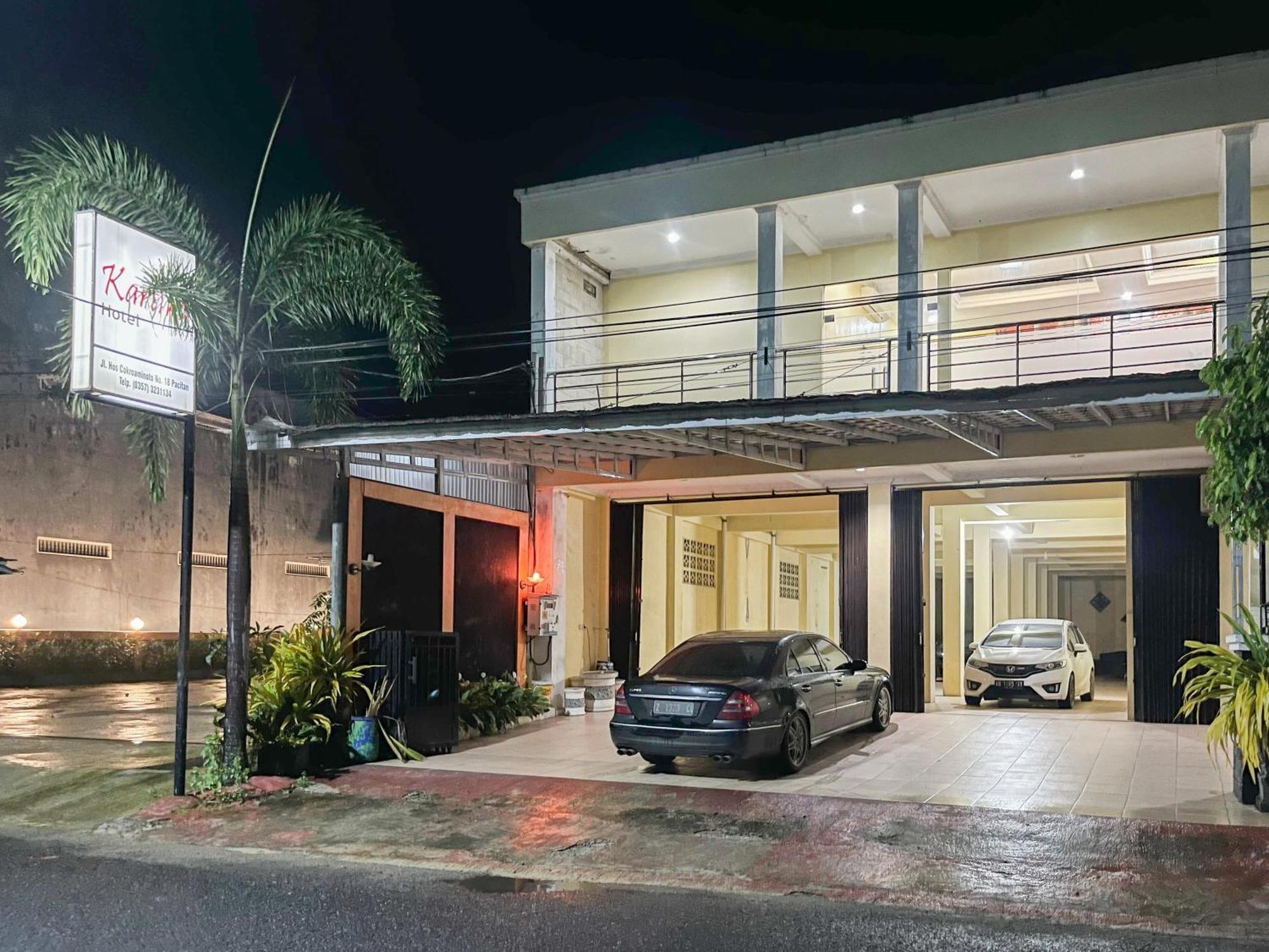 Kartika Hotel Syariah Pacitan Mitra Reddoorz Kültér fotó