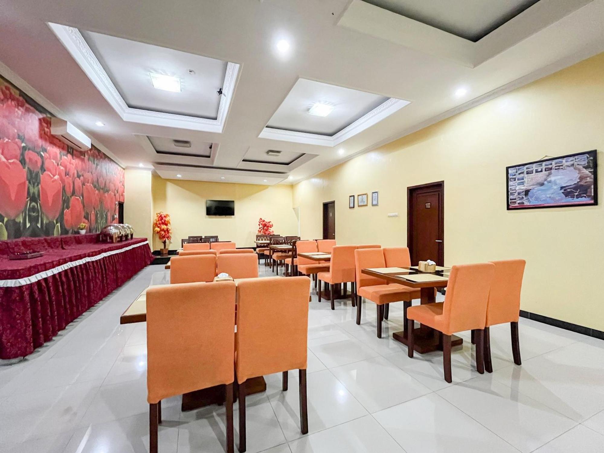 Kartika Hotel Syariah Pacitan Mitra Reddoorz Kültér fotó