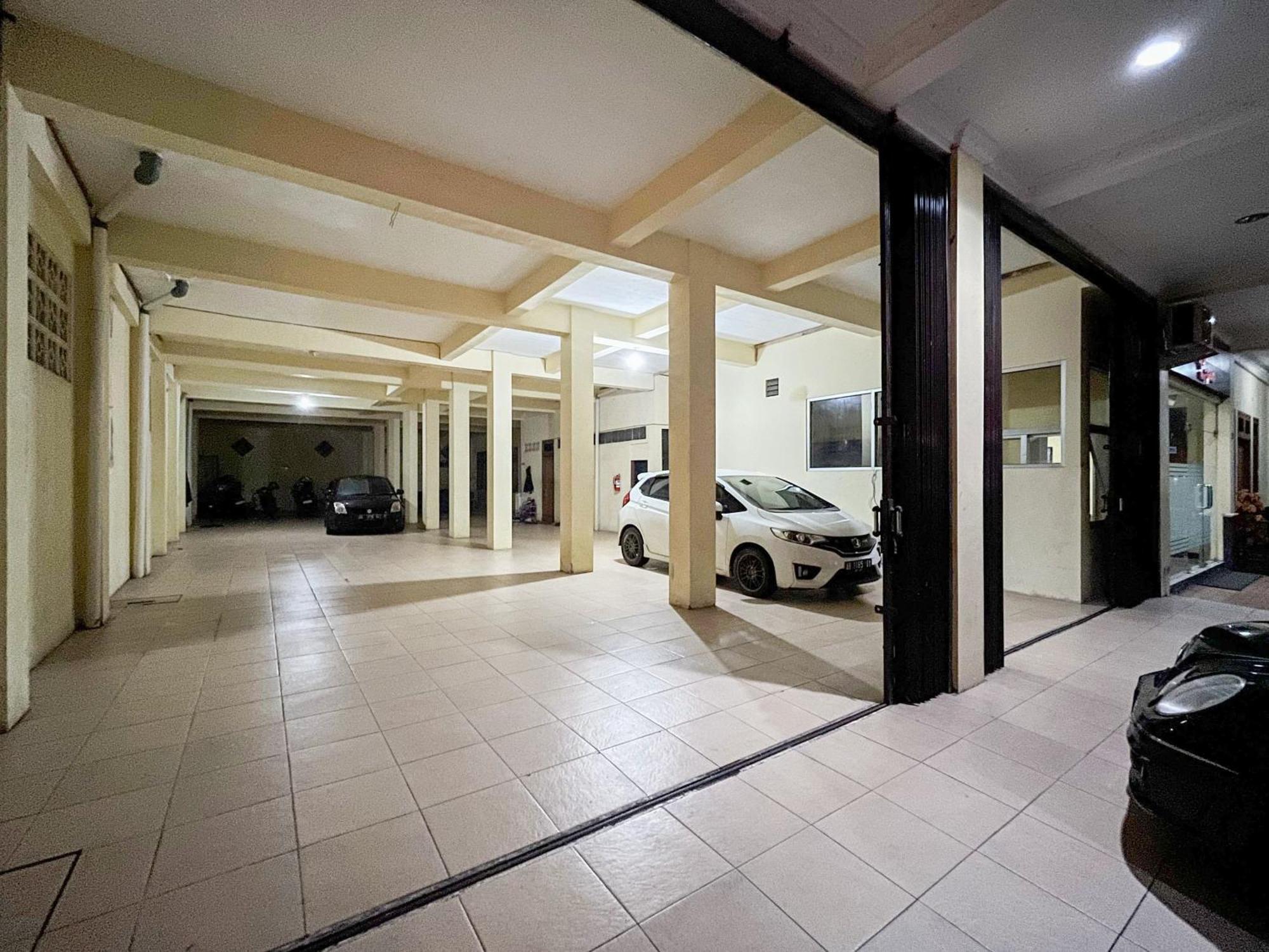 Kartika Hotel Syariah Pacitan Mitra Reddoorz Kültér fotó