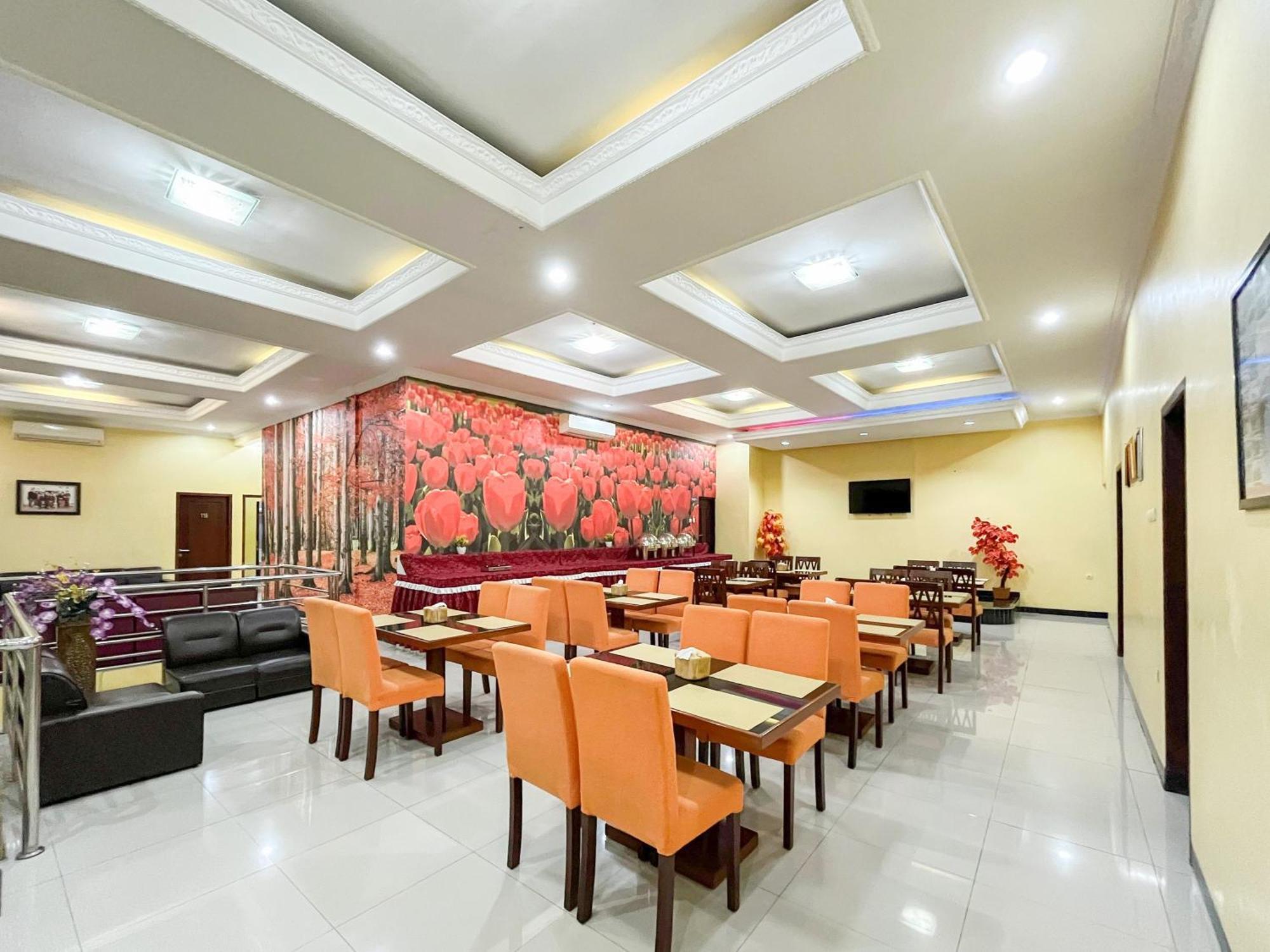 Kartika Hotel Syariah Pacitan Mitra Reddoorz Kültér fotó