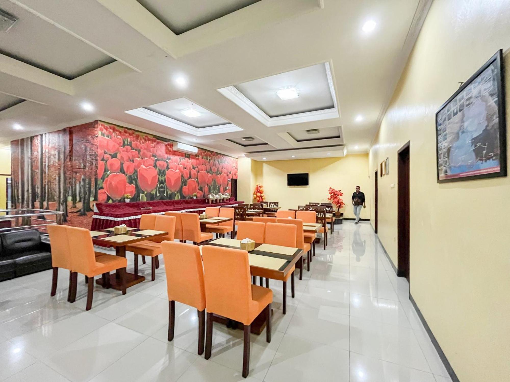 Kartika Hotel Syariah Pacitan Mitra Reddoorz Kültér fotó